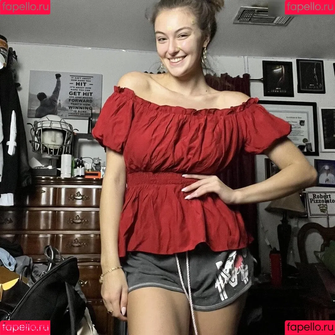 Beautyandbrainswithatwist - / Rachel Pizzolato / beautyandbrainswithatwist / biancasotelo14 / braintwist2112 Onlyfans Photo Gallery 