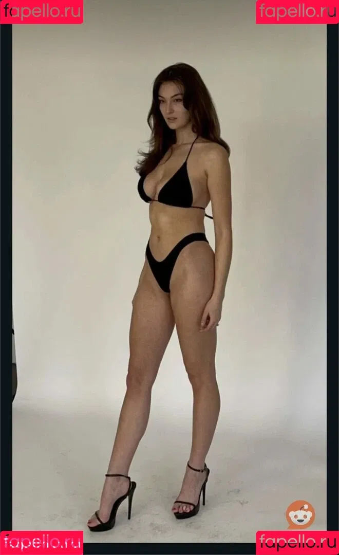 Beautyandbrainswithatwist - / Rachel Pizzolato / beautyandbrainswithatwist / biancasotelo14 / braintwist2112 Onlyfans Photo Gallery 