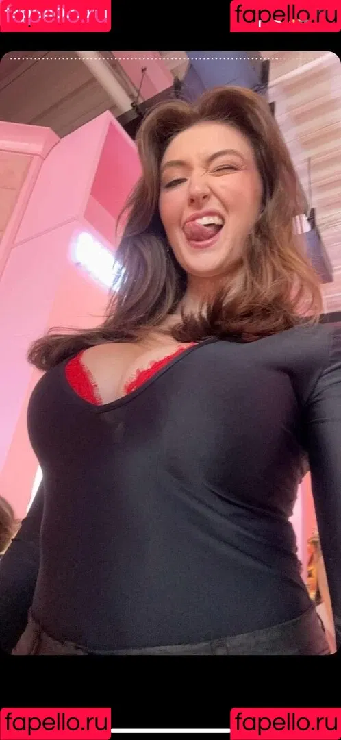 Beautyandbrainswithatwist - / Rachel Pizzolato / beautyandbrainswithatwist / biancasotelo14 / braintwist2112 Onlyfans Photo Gallery 