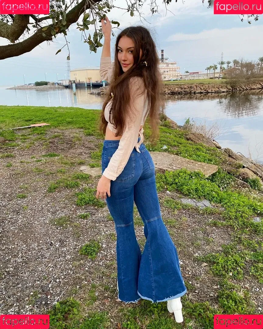 Beautyandbrainswithatwist - / Rachel Pizzolato / beautyandbrainswithatwist / biancasotelo14 / braintwist2112 Onlyfans Photo Gallery 