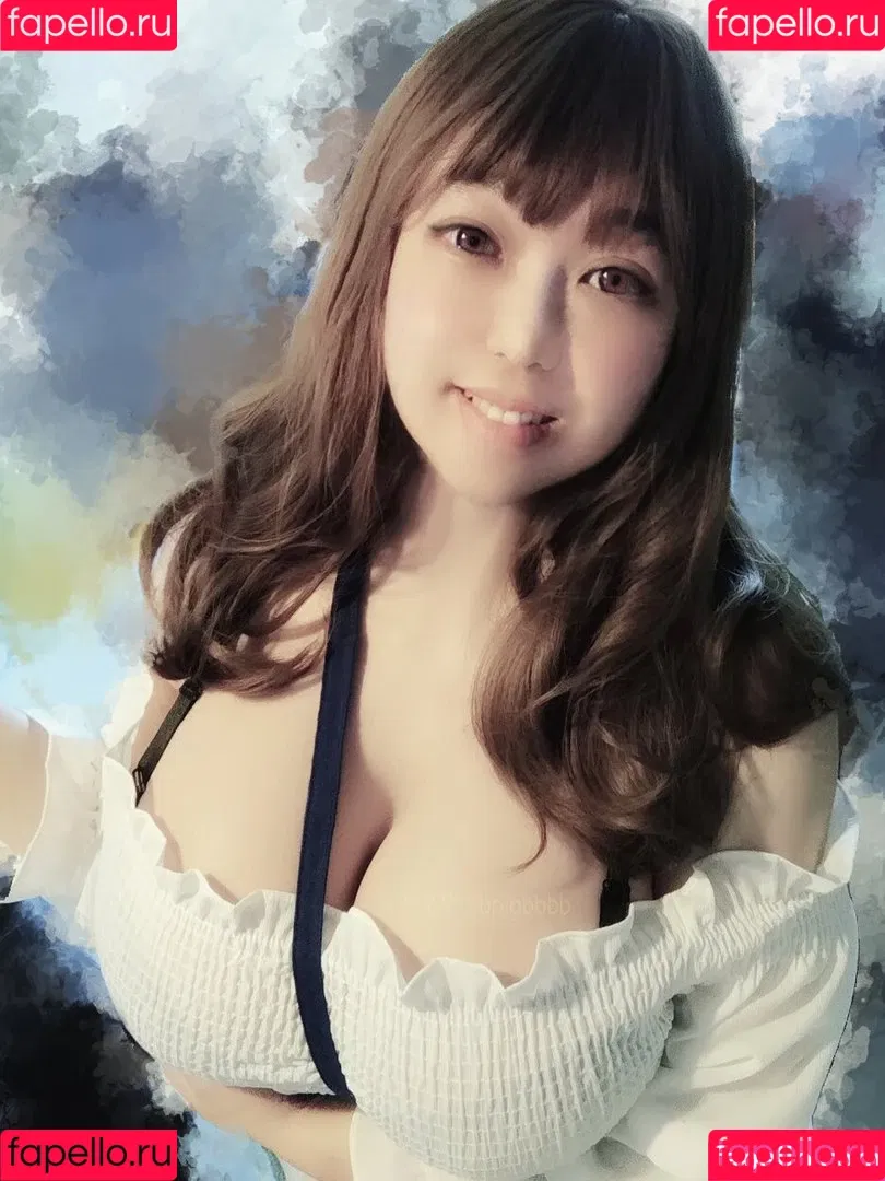 / BeBe / bbpigbbbb / bbpigbebe / zzabbybaby / ベベ / 比比 Onlyfans Photo Gallery 