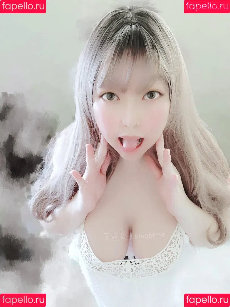 / BeBe / bbpigbbbb / bbpigbebe / zzabbybaby / ベベ / 比比 Onlyfans Photo Gallery 