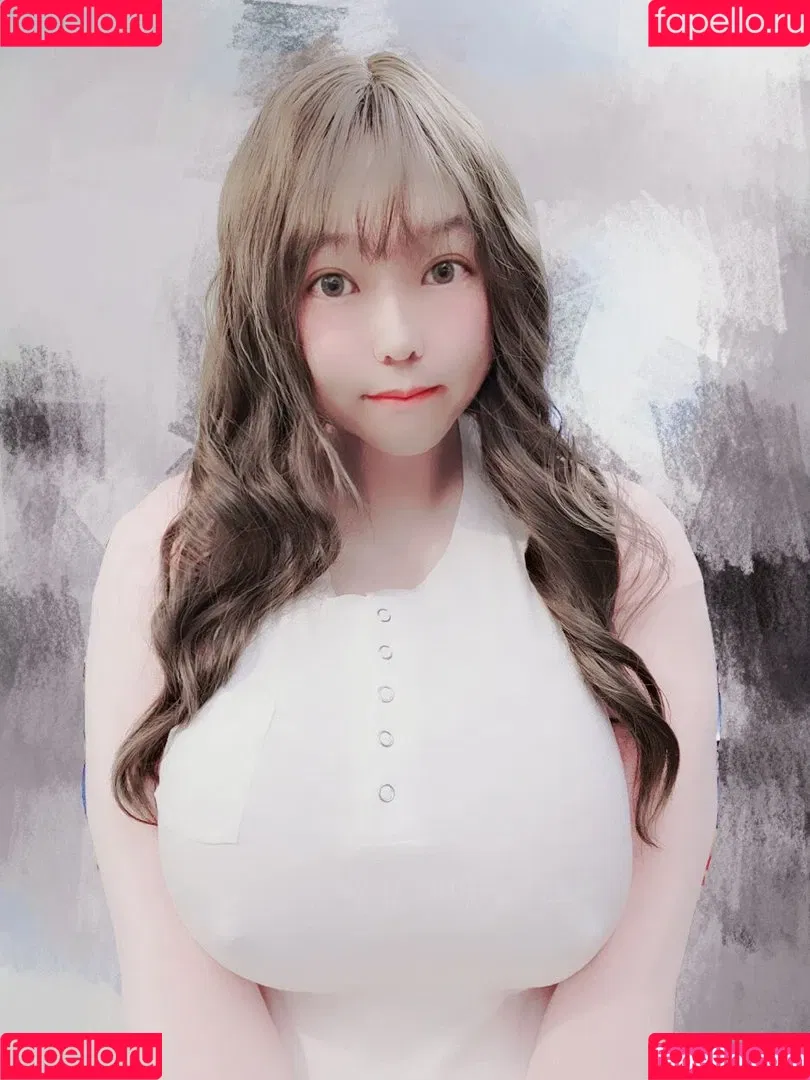 / BeBe / bbpigbbbb / bbpigbebe / zzabbybaby / ベベ / 比比 Onlyfans Photo Gallery 