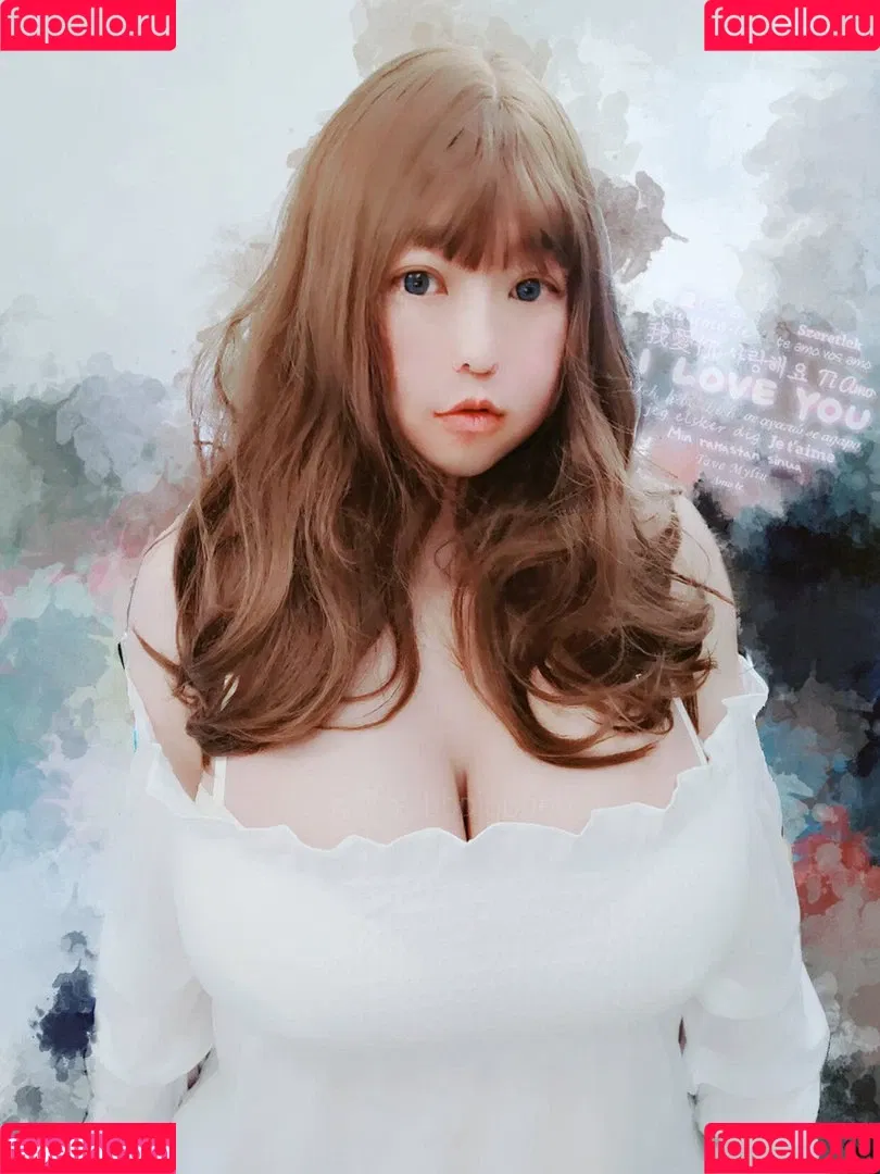/ BeBe / bbpigbbbb / bbpigbebe / zzabbybaby / ベベ / 比比 Onlyfans Photo Gallery 