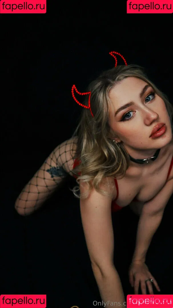 Madi Anger / MadiAnger / madi_anger Onlyfans Photo Gallery 