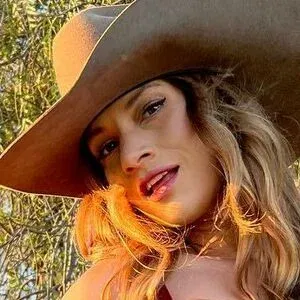 Savannah Ryan / savannahryanxo / savannnahryan Onlyfans Photo Gallery 