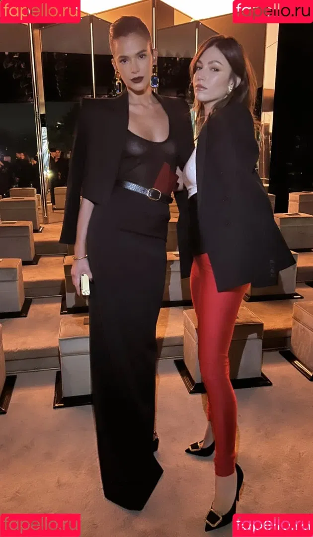 Bruna Marquezine / brumarquezine / brunamarquezine / https: Onlyfans Photo Gallery 