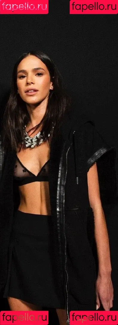 Bruna Marquezine / brumarquezine / brunamarquezine / https: Onlyfans Photo Gallery 