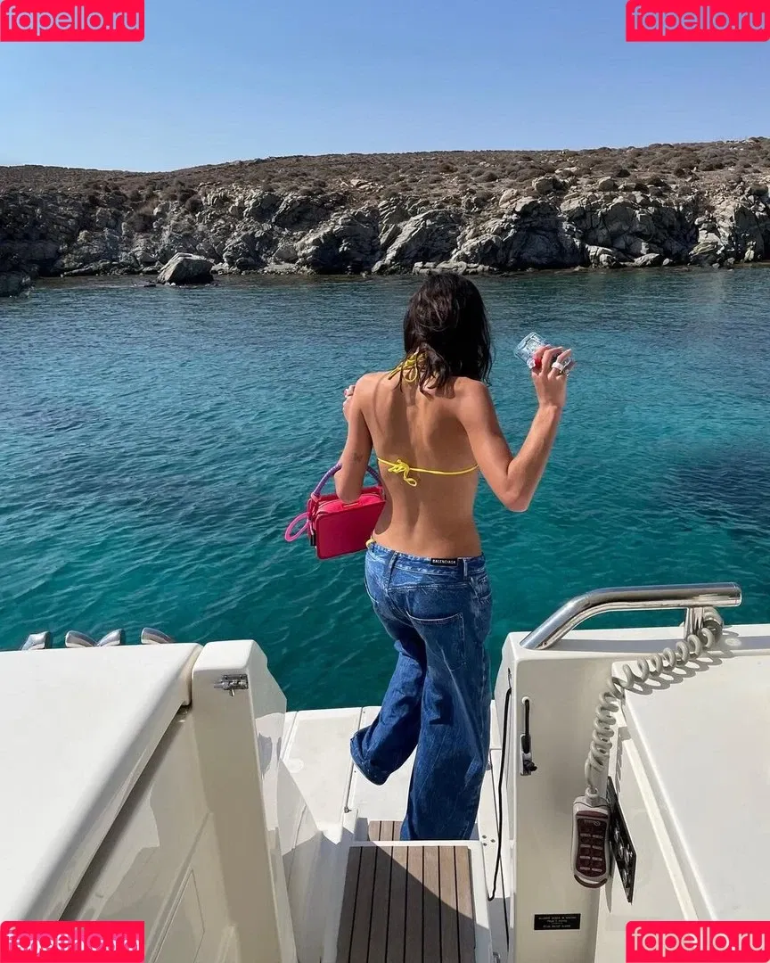 Bruna Marquezine / brumarquezine / brunamarquezine / https: Onlyfans Photo Gallery 