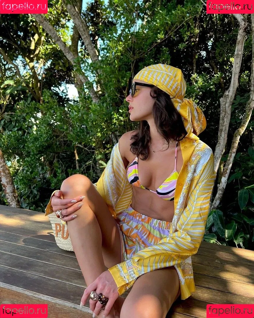 Bruna Marquezine / brumarquezine / brunamarquezine / https: Onlyfans Photo Gallery 