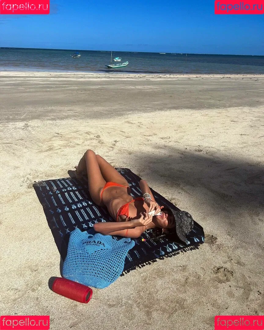 Bruna Marquezine / brumarquezine / brunamarquezine / https: Onlyfans Photo Gallery 