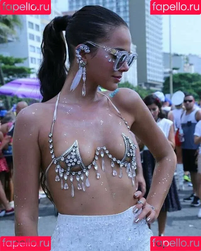 Bruna Marquezine / brumarquezine / brunamarquezine / https: Onlyfans Photo Gallery 