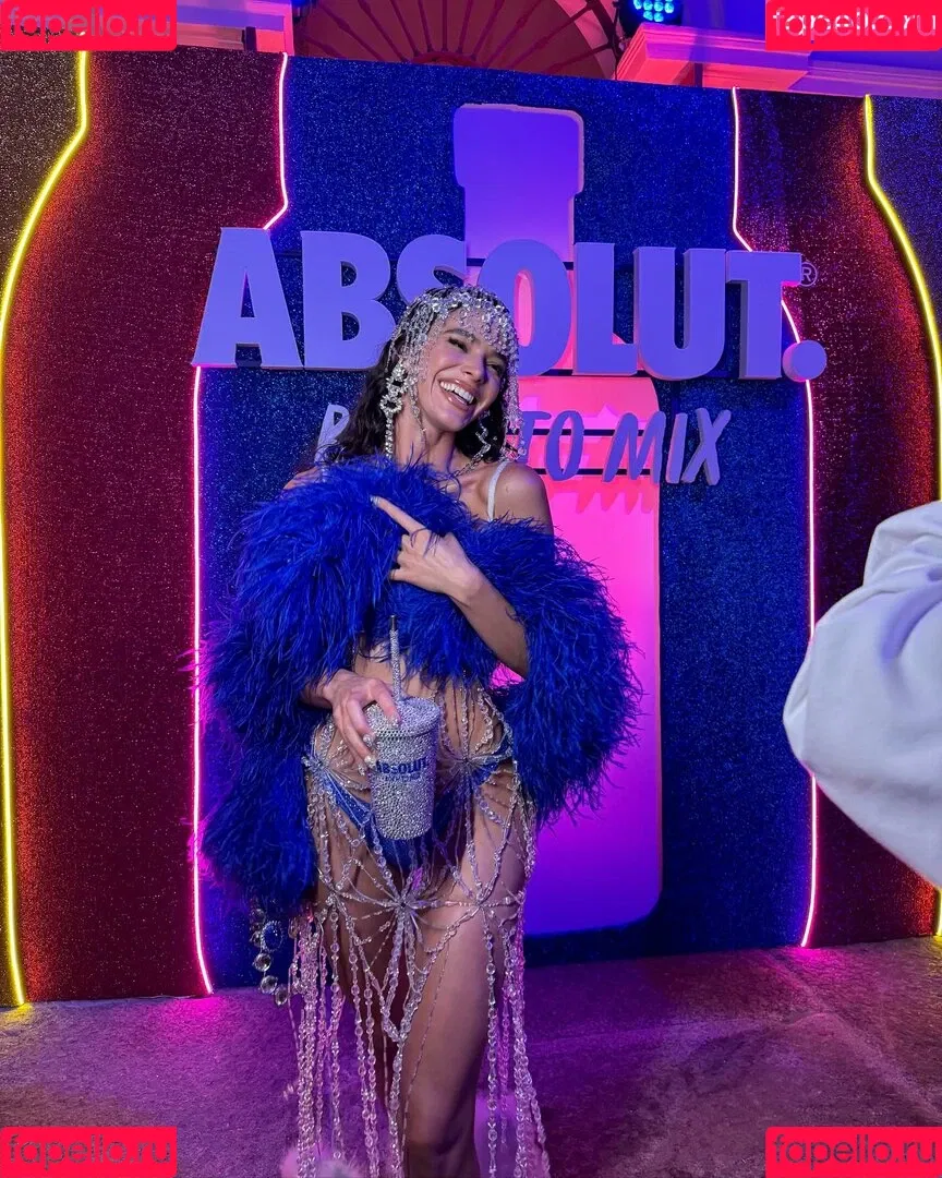 Bruna Marquezine / brumarquezine / brunamarquezine / https: Onlyfans Photo Gallery 