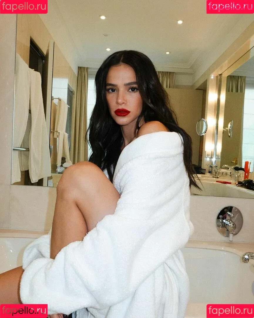 Bruna Marquezine / brumarquezine / brunamarquezine / https: Onlyfans Photo Gallery 