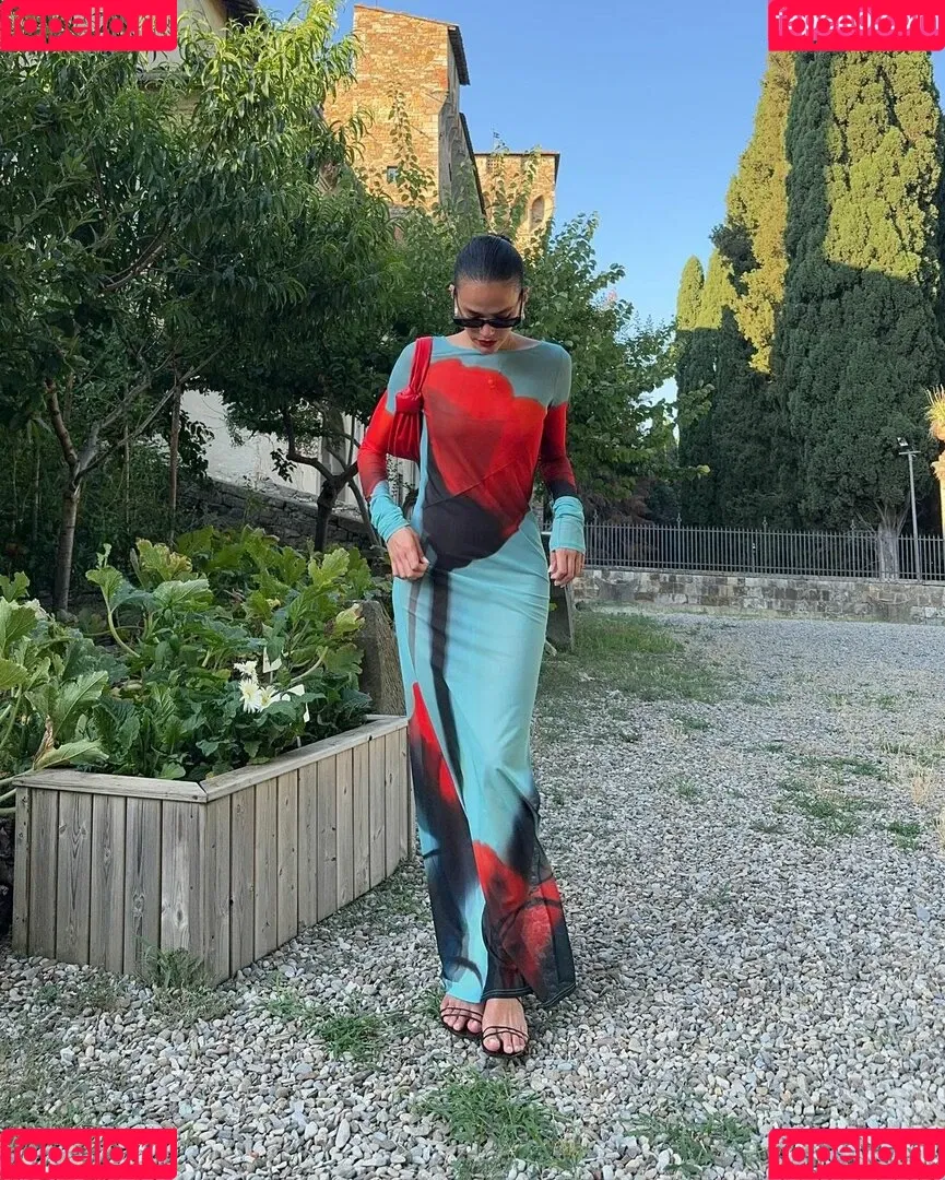 Bruna Marquezine / brumarquezine / brunamarquezine / https: Onlyfans Photo Gallery 