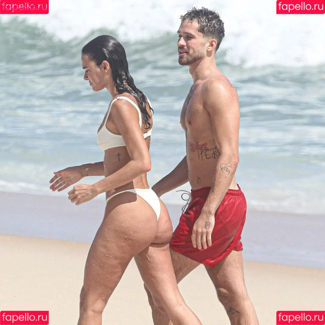 Bruna Marquezine / brumarquezine / brunamarquezine / https: Onlyfans Photo Gallery 