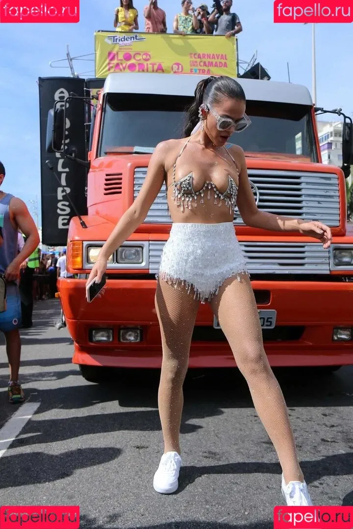 Bruna Marquezine / brumarquezine / brunamarquezine / https: Onlyfans Photo Gallery 