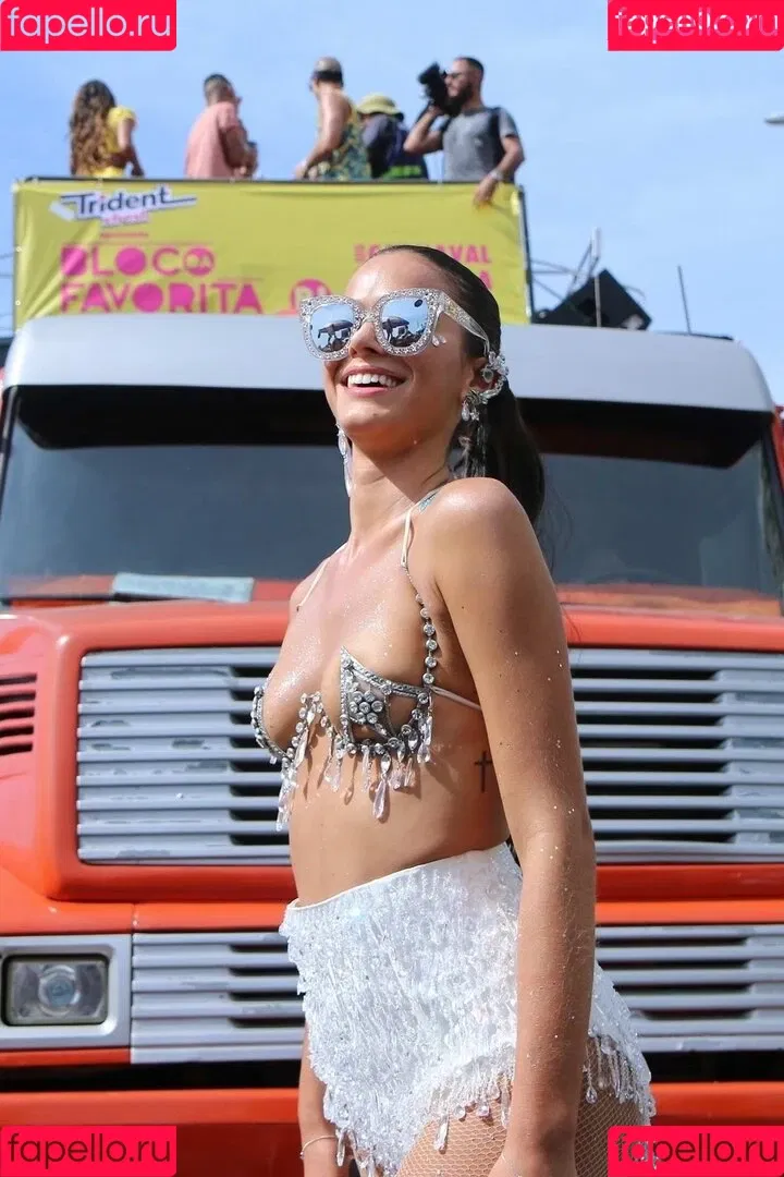 Bruna Marquezine / brumarquezine / brunamarquezine / https: Onlyfans Photo Gallery 