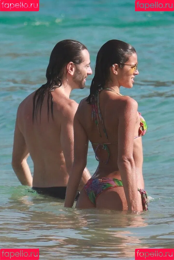 Bruna Marquezine / brumarquezine / brunamarquezine / https: Onlyfans Photo Gallery 