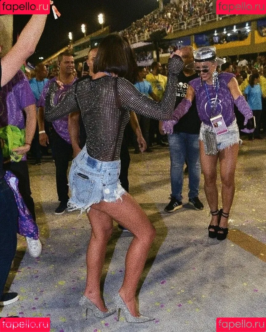 Bruna Marquezine / brumarquezine / brunamarquezine / https: Onlyfans Photo Gallery 