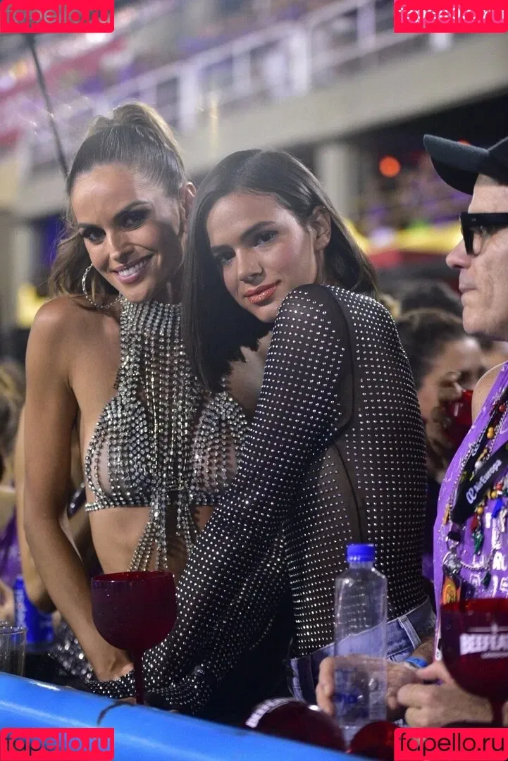 Bruna Marquezine / brumarquezine / brunamarquezine / https: Onlyfans Photo Gallery 