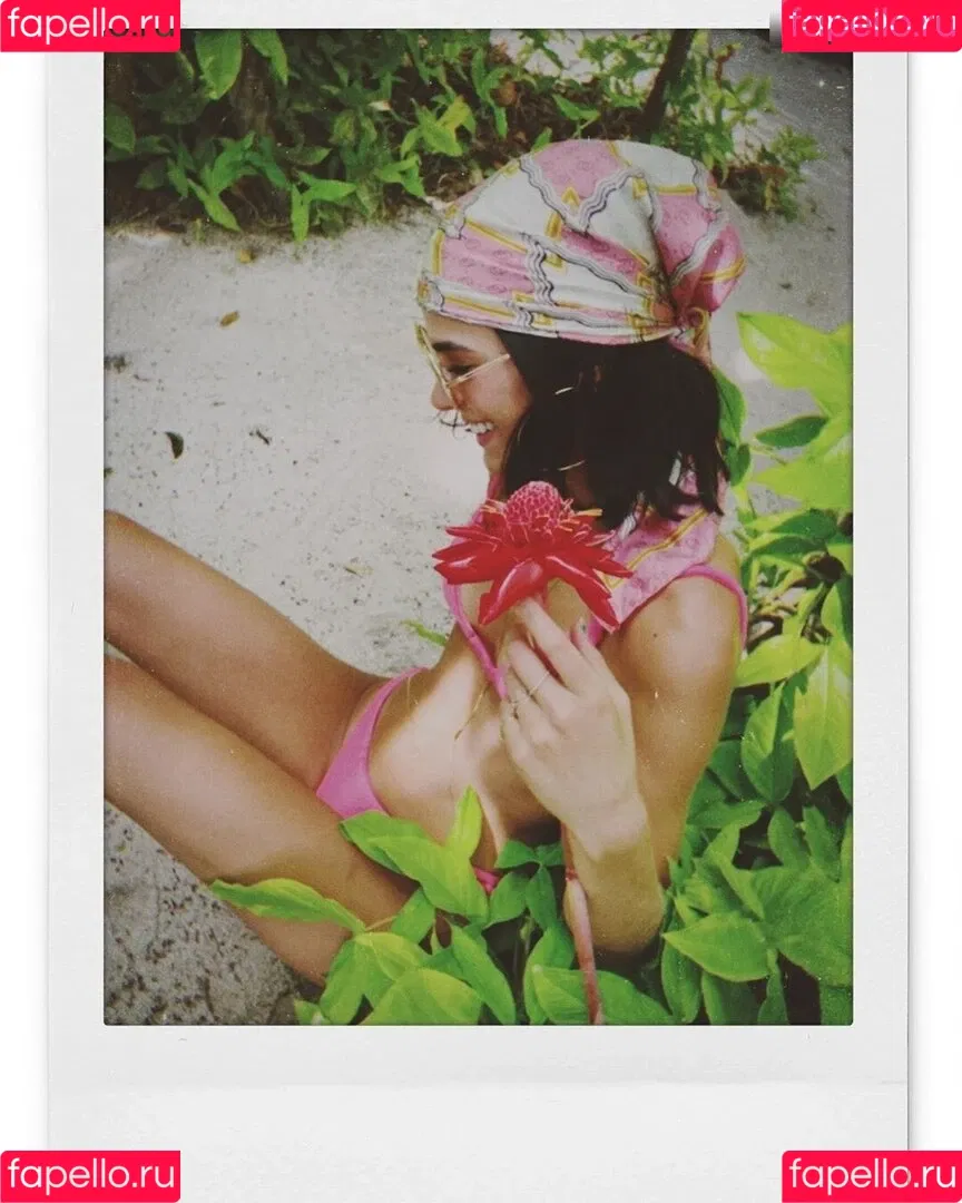 Bruna Marquezine / brumarquezine / brunamarquezine / https: Onlyfans Photo Gallery 