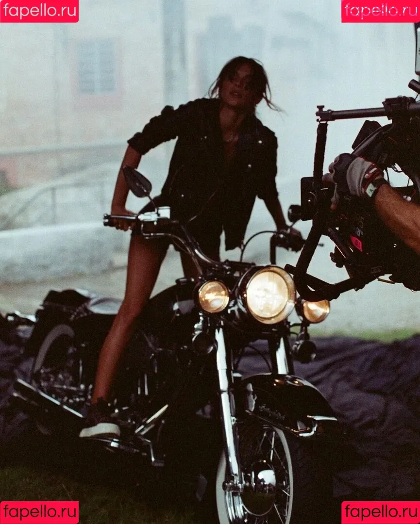 Bruna Marquezine / brumarquezine / brunamarquezine / https: Onlyfans Photo Gallery 