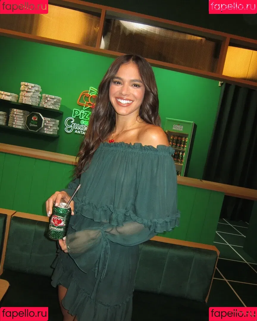 Bruna Marquezine / brumarquezine / brunamarquezine / https: Onlyfans Photo Gallery 