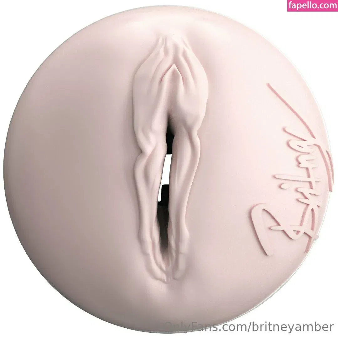 britneyamber / theonlybritneyamber Onlyfans Photo Gallery 