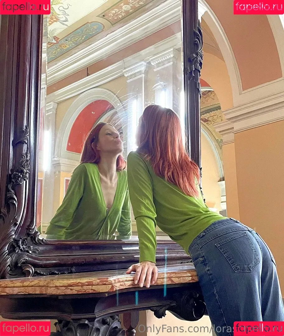 loraschimmer Onlyfans Photo Gallery 