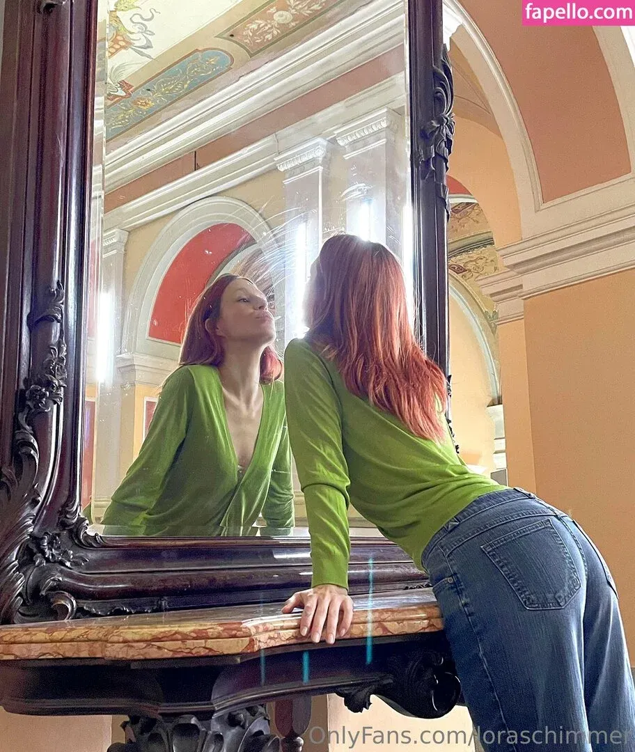 loraschimmer Onlyfans Photo Gallery 