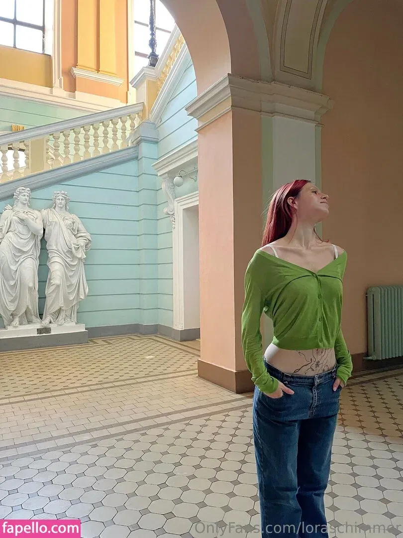 loraschimmer Onlyfans Photo Gallery 
