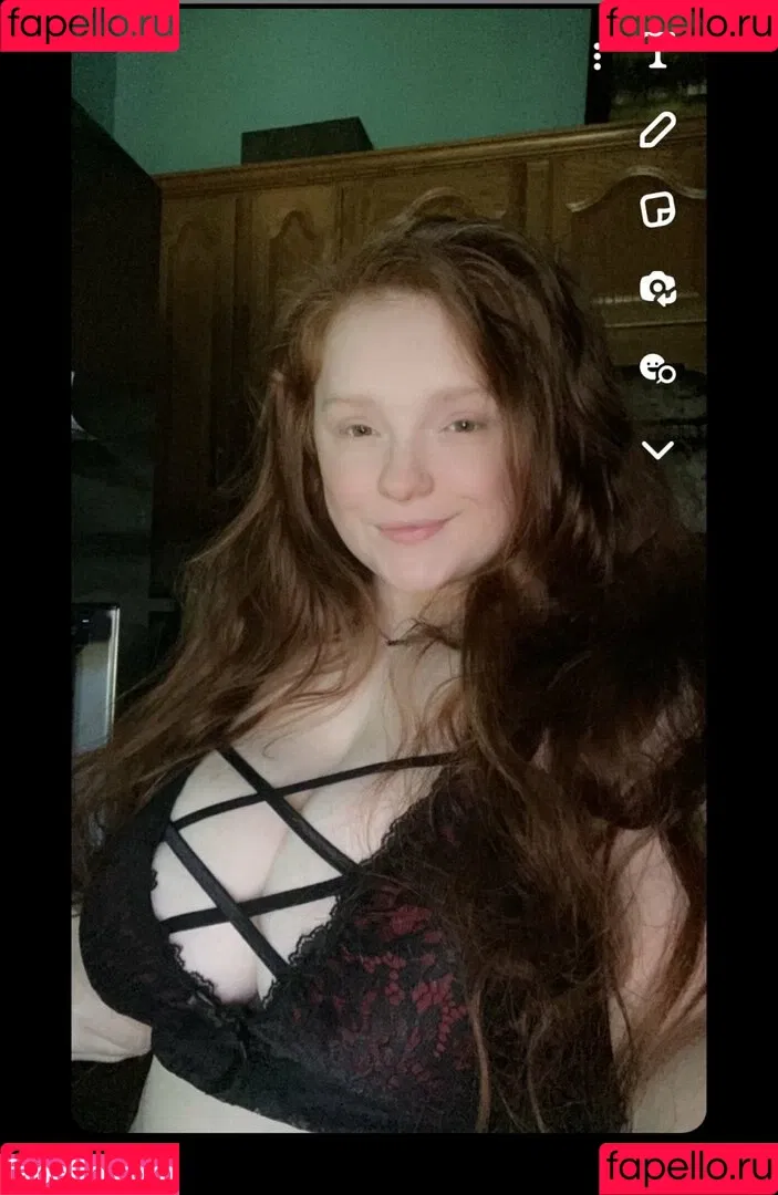 Taylor Renaee / https: / redheaded_taylorrr / taylorr_renaaee Onlyfans Photo Gallery 