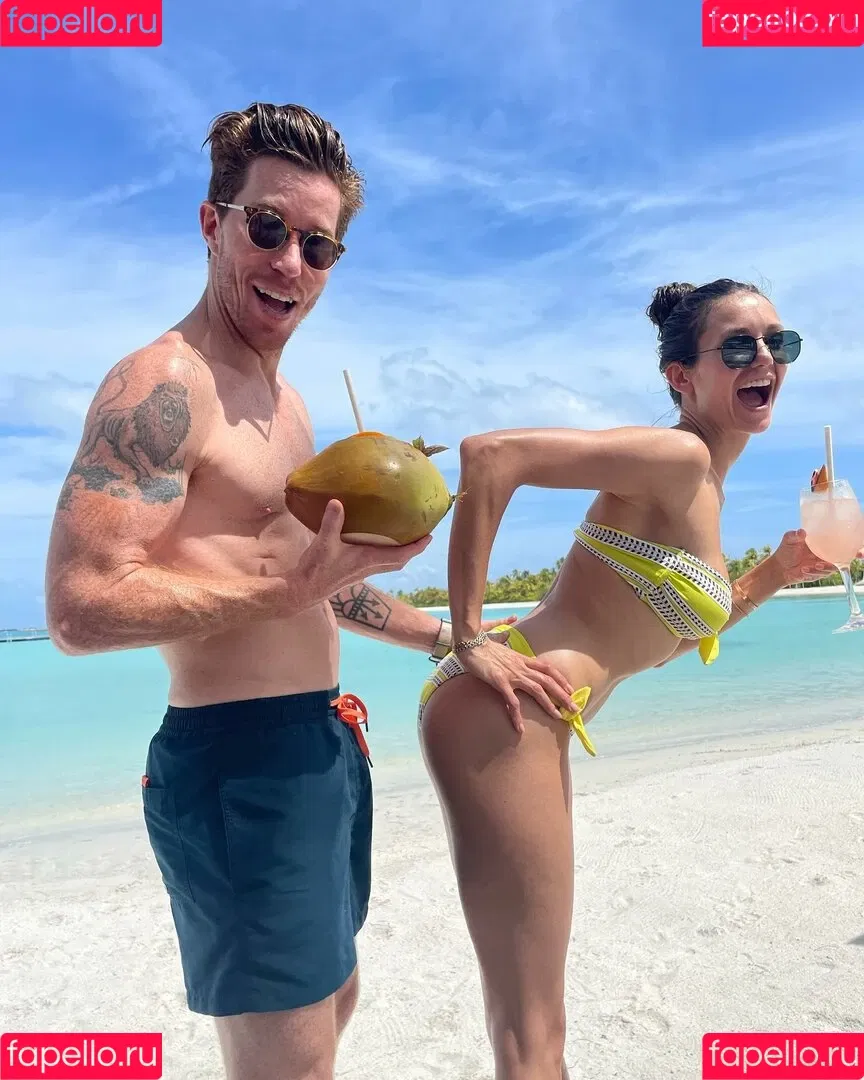 Nina Dobrev / nina Onlyfans Photo Gallery 