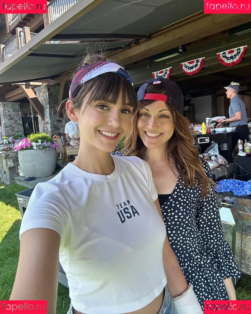 Nina Dobrev / nina Onlyfans Photo Gallery 