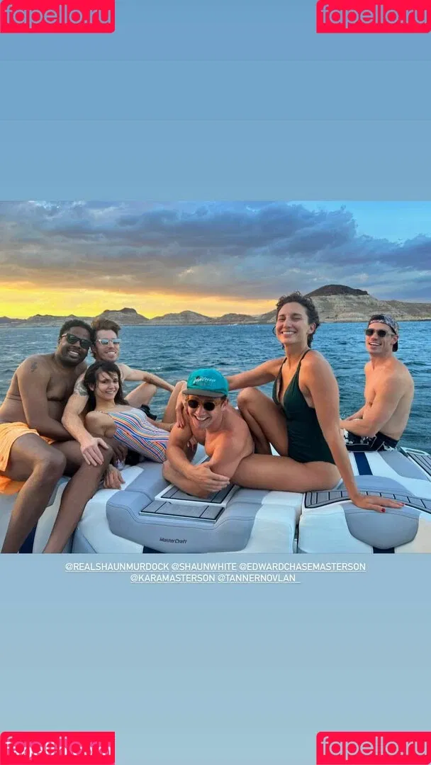 Nina Dobrev / nina Onlyfans Photo Gallery 