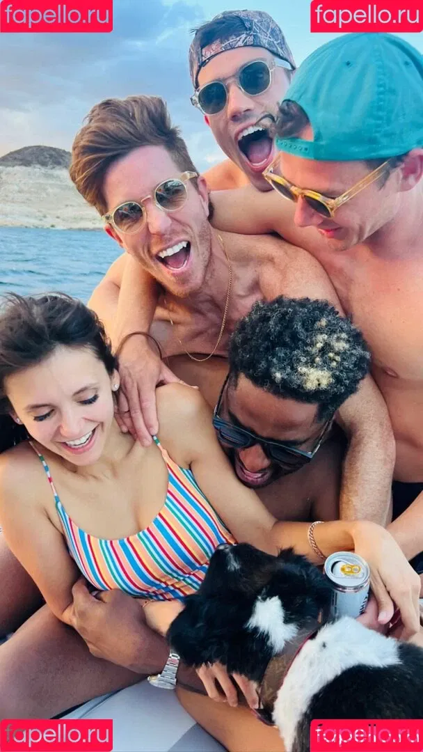 Nina Dobrev / nina Onlyfans Photo Gallery 