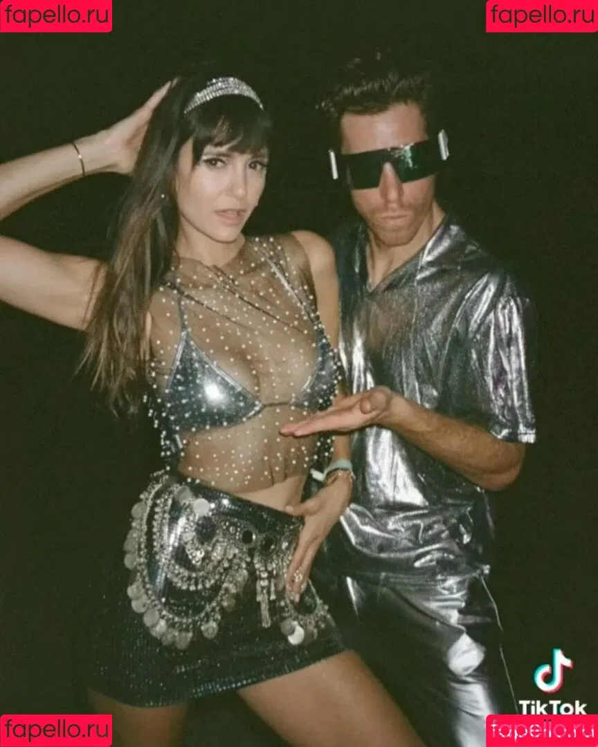 Nina Dobrev / nina Onlyfans Photo Gallery 