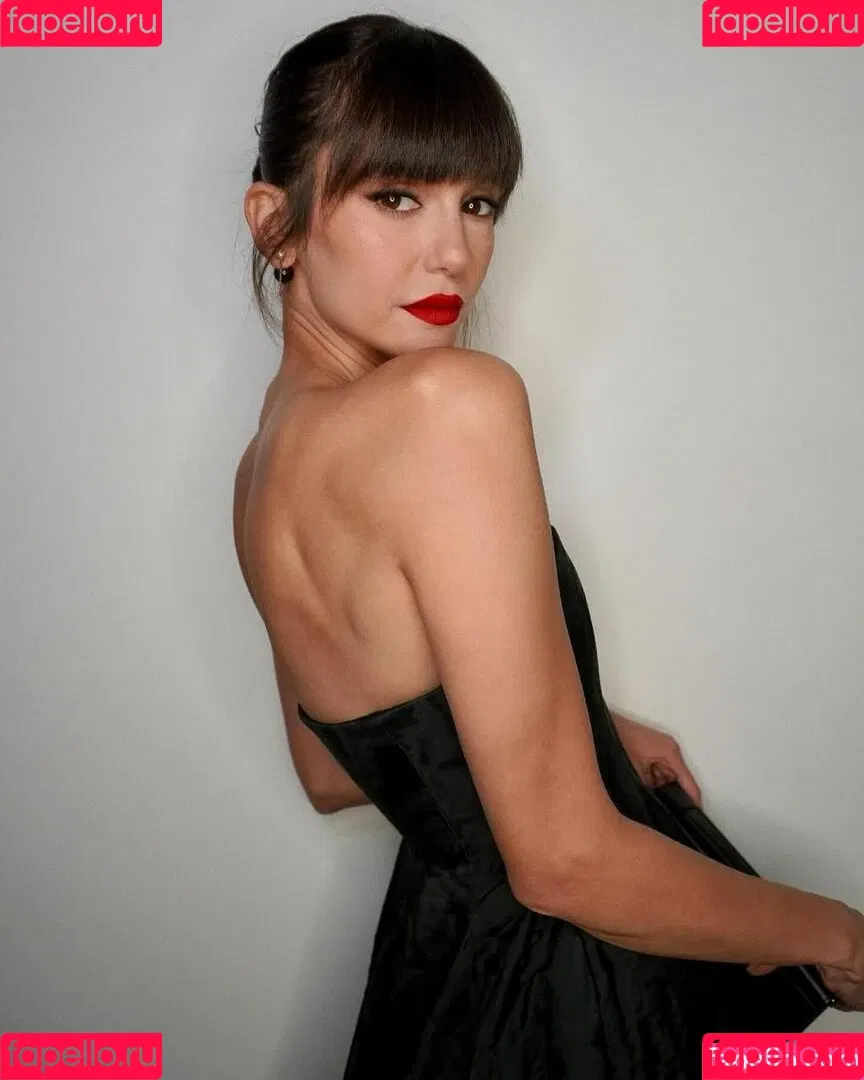 Nina Dobrev / nina Onlyfans Photo Gallery 