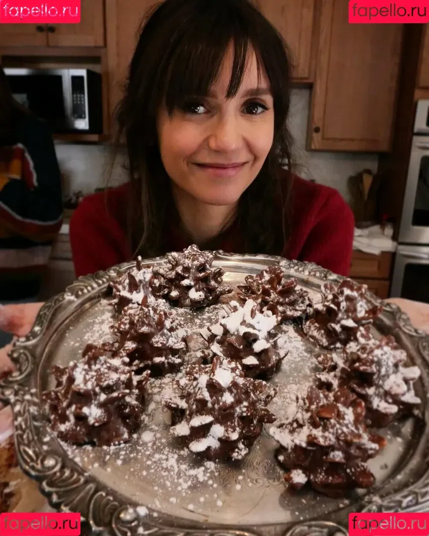 Nina Dobrev / nina Onlyfans Photo Gallery 