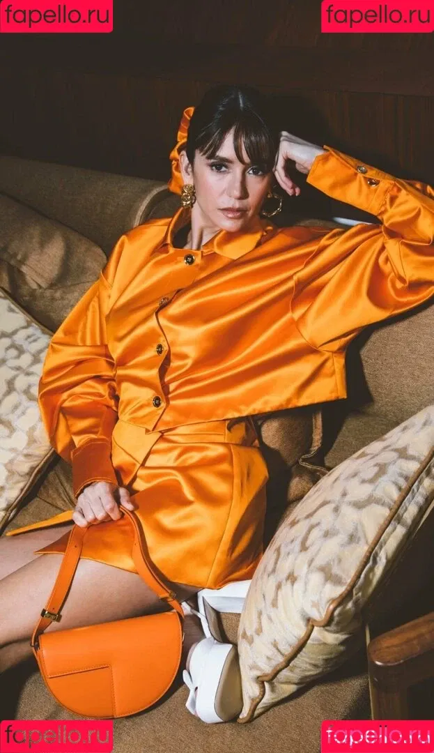 Nina Dobrev / nina Onlyfans Photo Gallery 