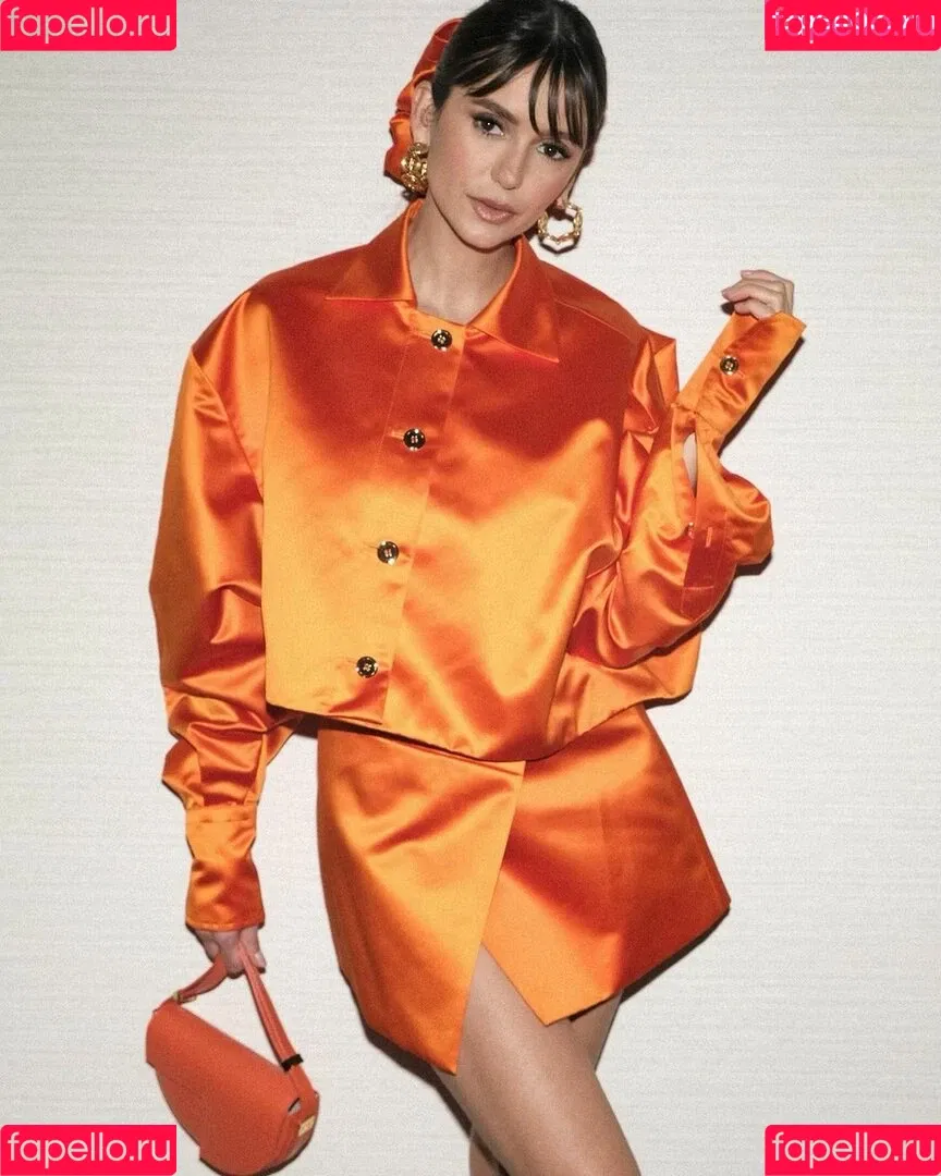 Nina Dobrev / nina Onlyfans Photo Gallery 