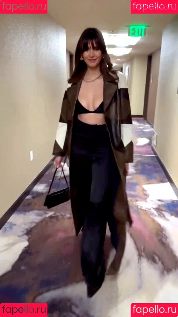 Nina Dobrev / nina Onlyfans Photo Gallery 