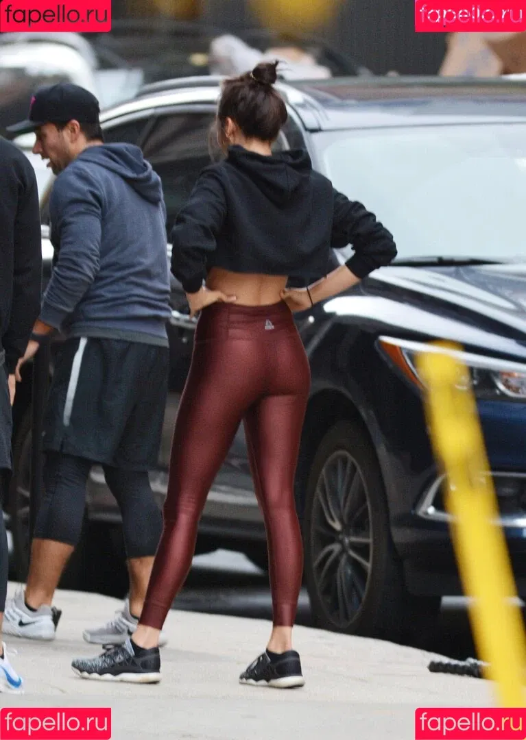 Nina Dobrev / nina Onlyfans Photo Gallery 