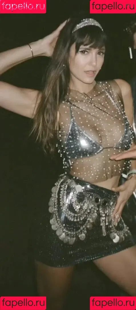 Nina Dobrev / nina Onlyfans Photo Gallery 