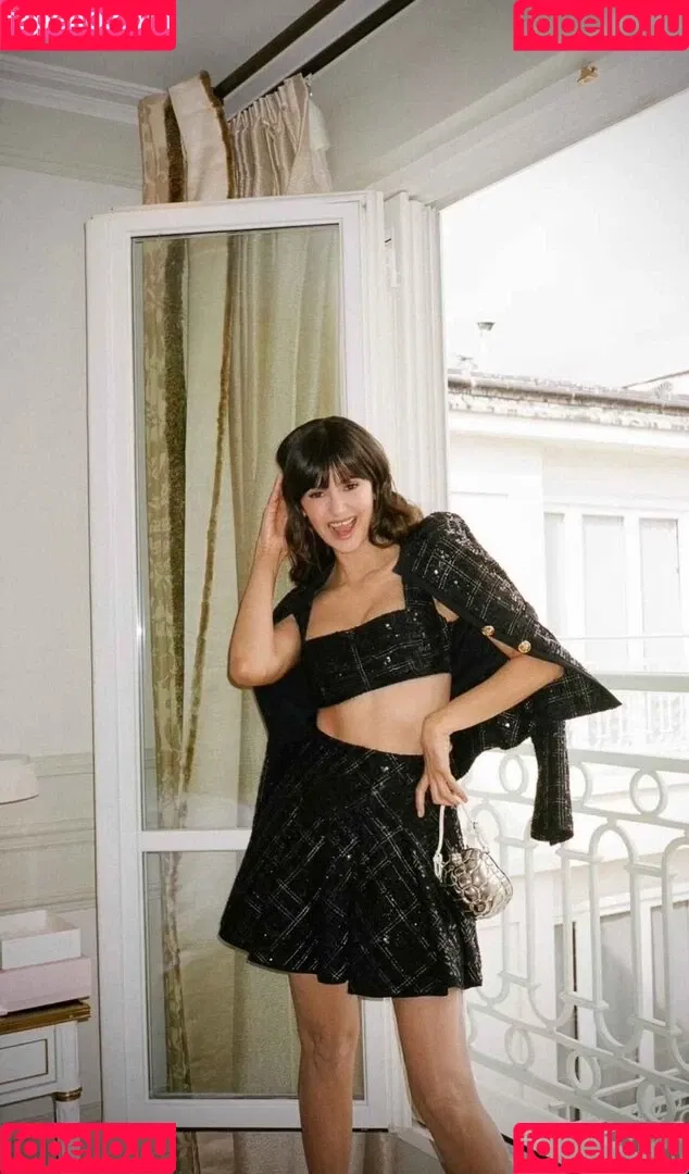 Nina Dobrev / nina Onlyfans Photo Gallery 