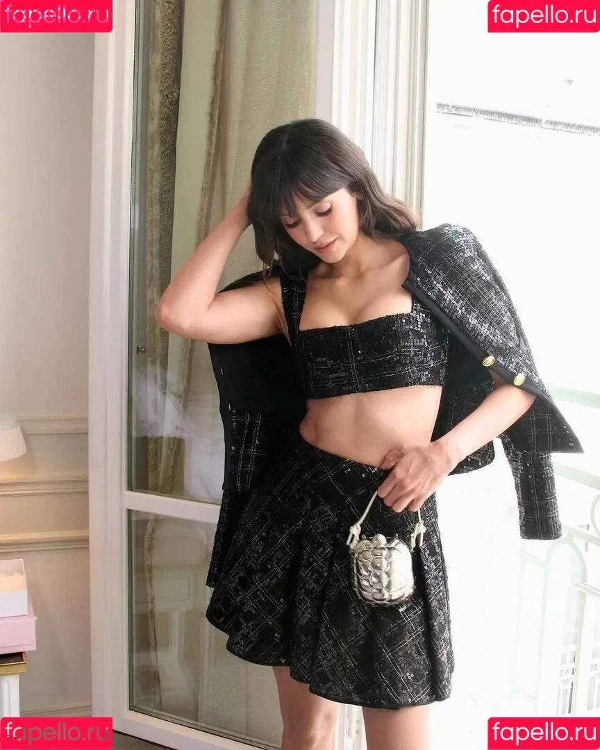 Nina Dobrev / nina Onlyfans Photo Gallery 