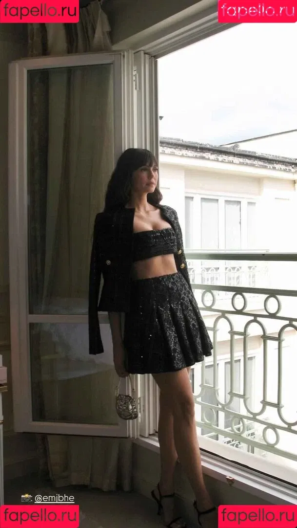 Nina Dobrev / nina Onlyfans Photo Gallery 