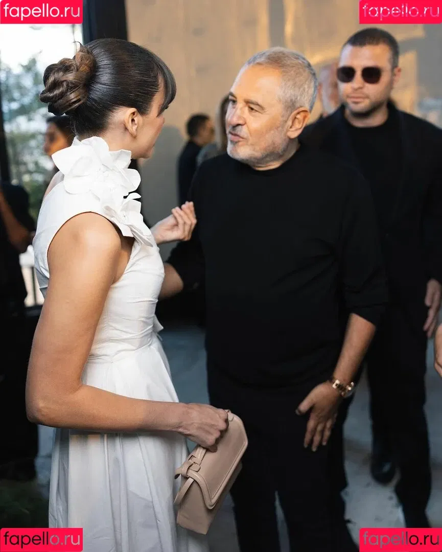 Nina Dobrev / nina Onlyfans Photo Gallery 