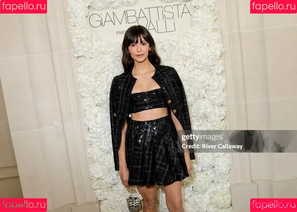 Nina Dobrev / nina Onlyfans Photo Gallery 